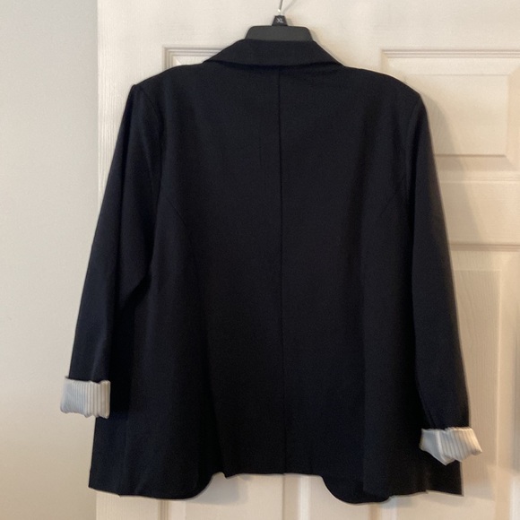 CATO women’s Blazer size XL length 28” bust 44” color black see all photos - Picture 6 of 12